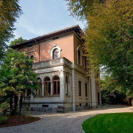 Villa Confalonieri مانديلو ديل لاريو المظهر الخارجي الصورة